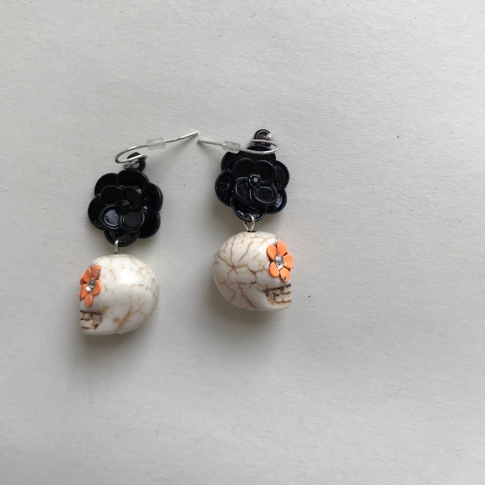 Skull and Roses Earrings